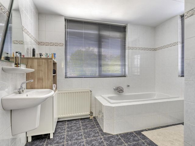 Porfierdijk 29, Roosendaal