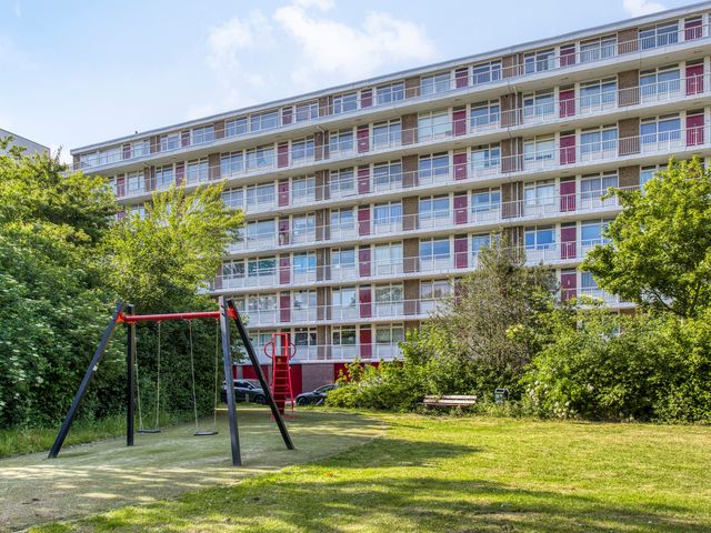 Volendamlaan 1096, Den Haag