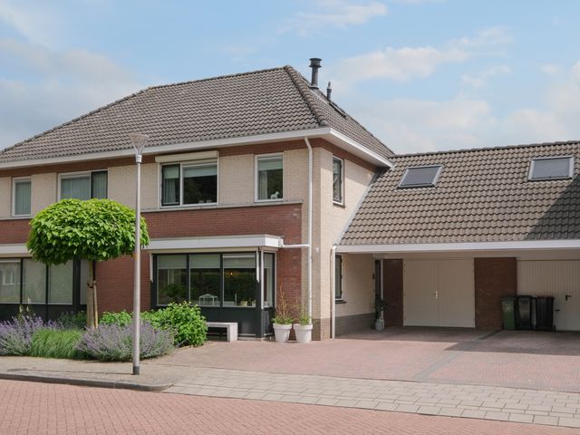 Schietspoel 18, Wierden