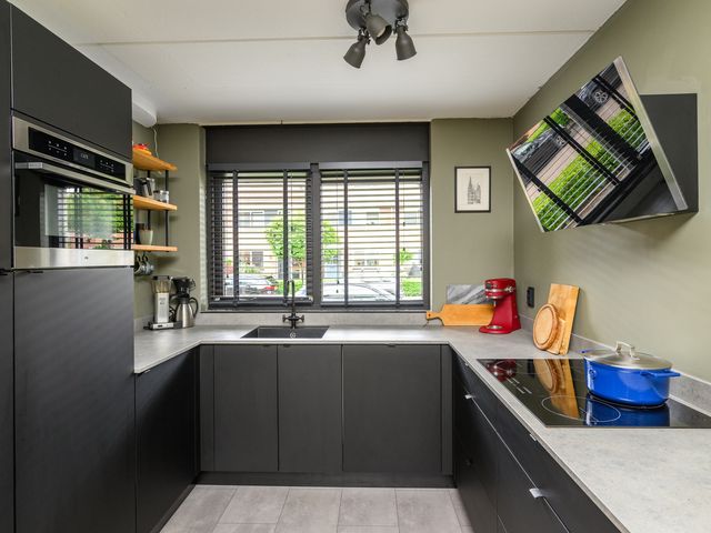 Adrienne Solserstraat 26, Almere