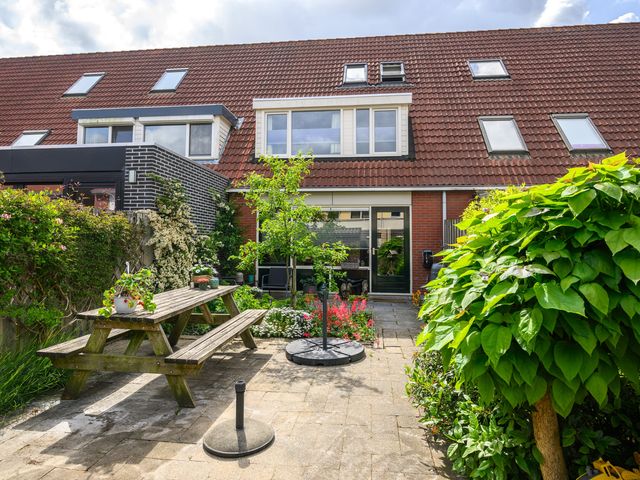 Adrienne Solserstraat 26, Almere