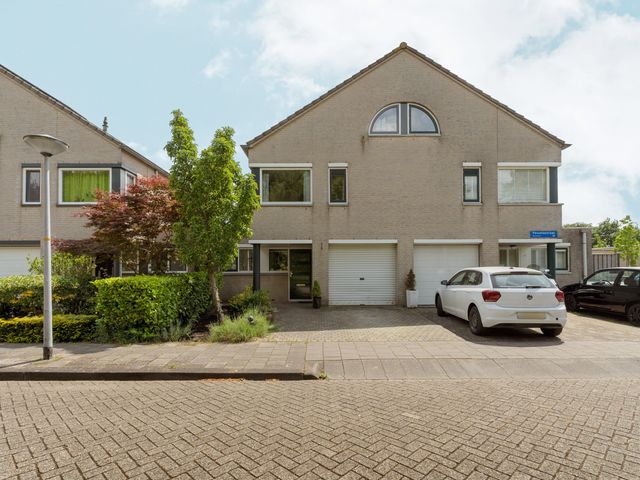 Petuniastraat 49, Almere