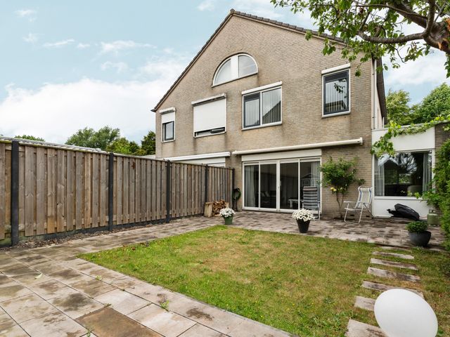 Petuniastraat 49, Almere