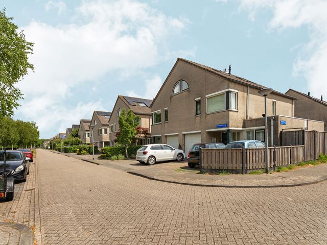 Petuniastraat 49, Almere