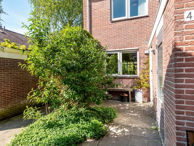 Gording 48, Hoorn