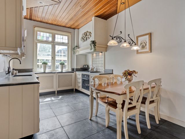 Pastoor van Laakstraat 6A, Lent