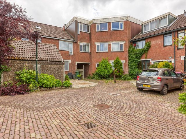 Okerhof 2, Voorburg