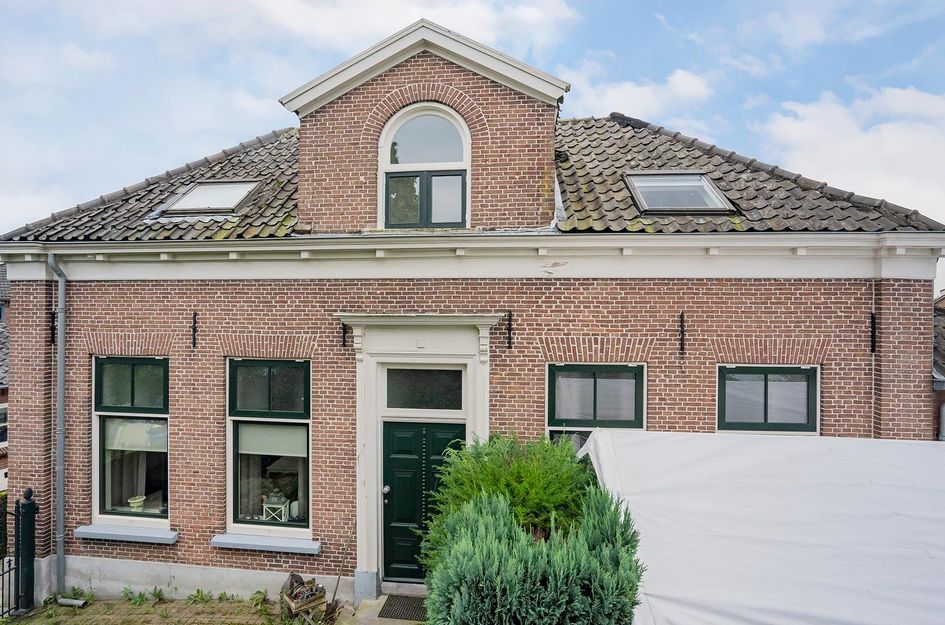 Onze Lieve Vrouwestraat 30