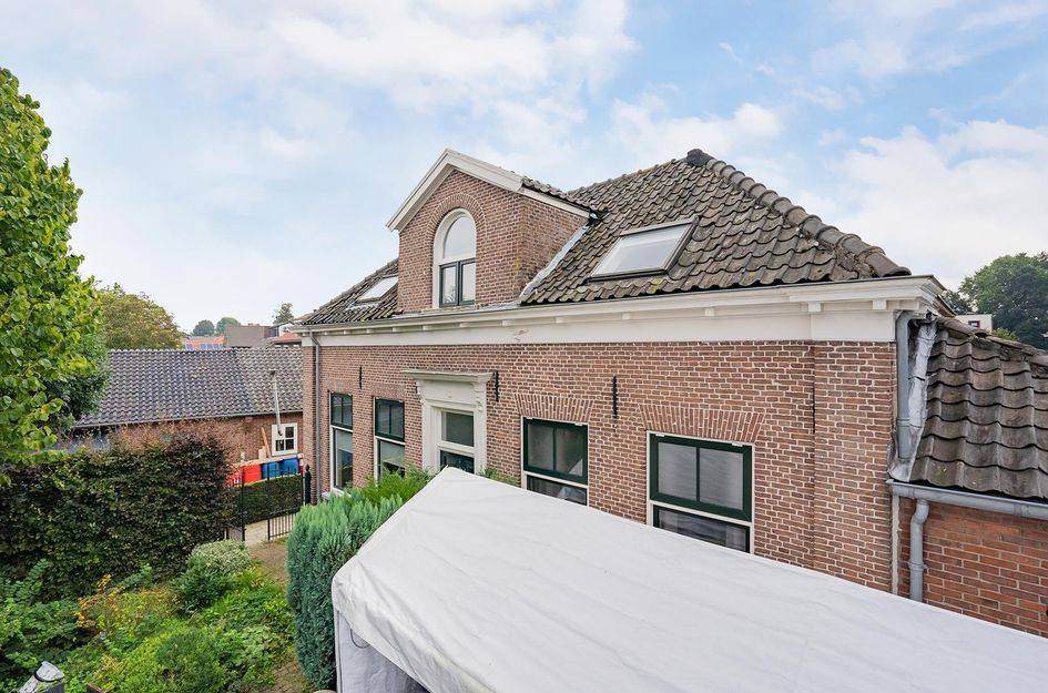 Onze Lieve Vrouwestraat 30