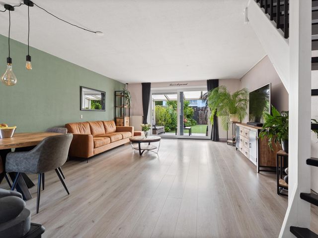Ecrustraat 40, Almere