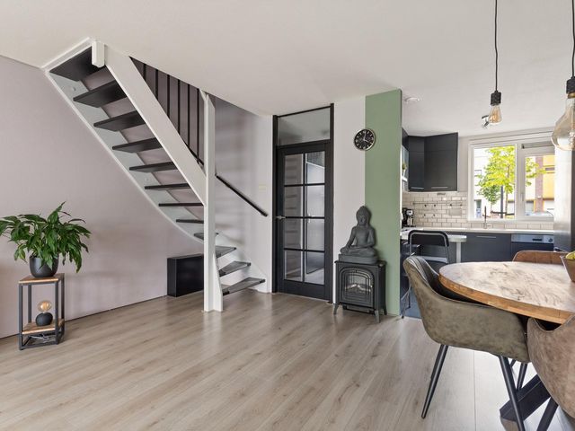 Ecrustraat 40, Almere
