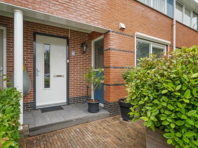 Adrienne Solserstraat 7, Almere