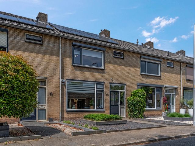 van Aemstelstraat 16, Doornenburg