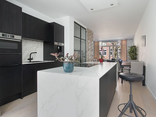 Van Oosterzeestraat 22B, Rotterdam