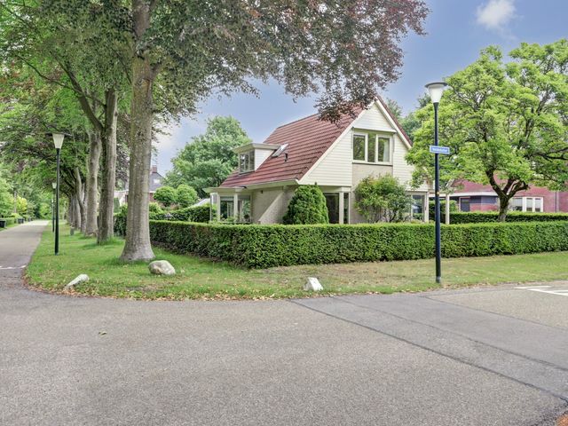 Veldekster 42, Ugchelen