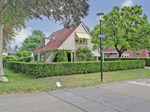 Veldekster 42, Ugchelen