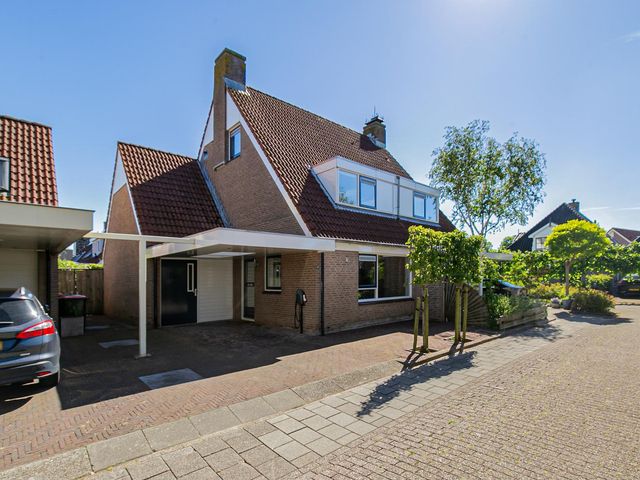 Leuneweg 9, Warmenhuizen