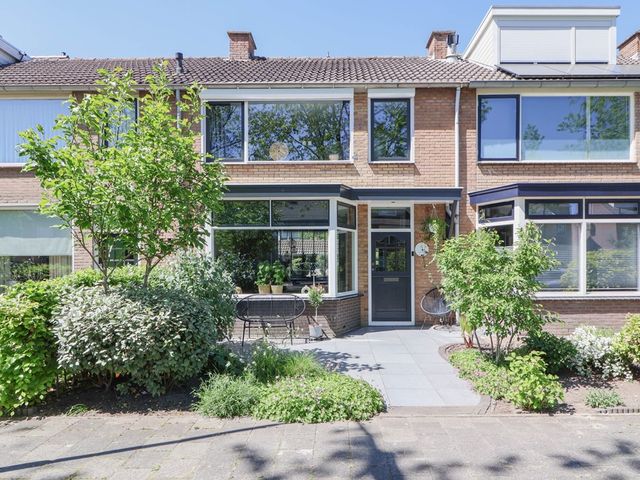 Zuiderzeelaan 5, Bunschoten-Spakenburg