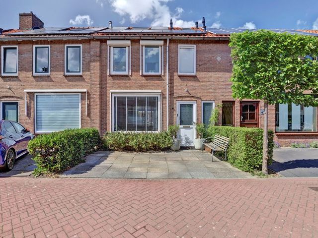 Jacob van Rijsoordstraat 12, Rhoon