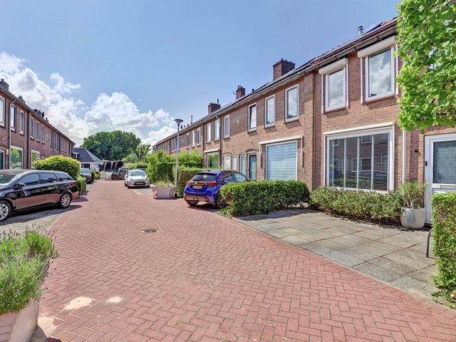 Jacob van Rijsoordstraat 12, Rhoon