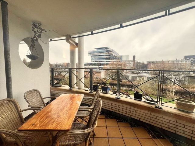 Omval 42, Amsterdam