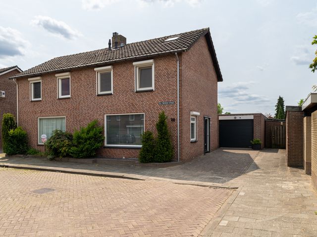 Mgr Zwijsenstraat 20, Kaatsheuvel