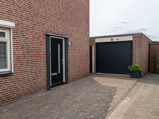 Mgr Zwijsenstraat 20, Kaatsheuvel