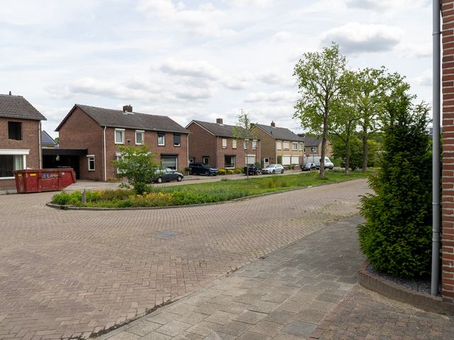 Mgr Zwijsenstraat 20, Kaatsheuvel