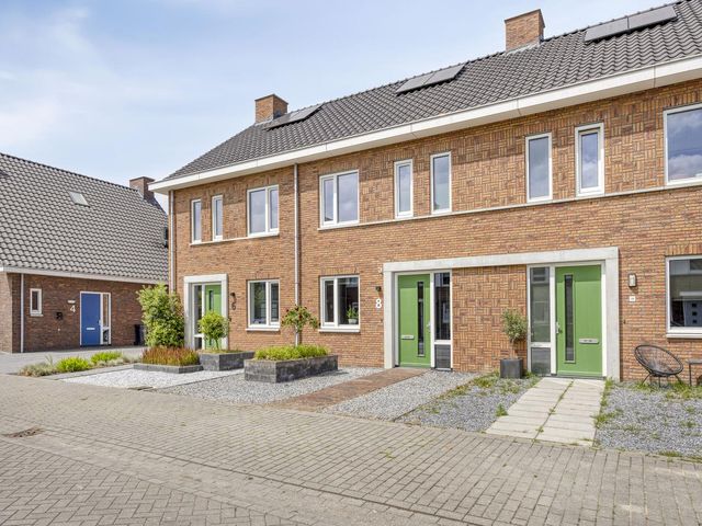 De kleine weide 8, Oijen