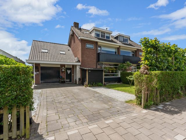 W B van der Veldenstraat 24, Alblasserdam