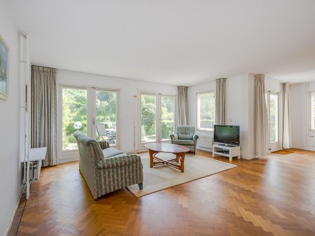 Cor van Osnabruggelaan 44, Voorschoten