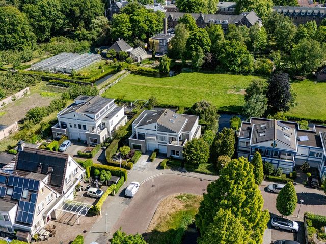 Cor van Osnabruggelaan 44, Voorschoten