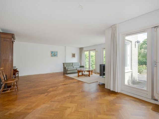 Cor van Osnabruggelaan 44, Voorschoten