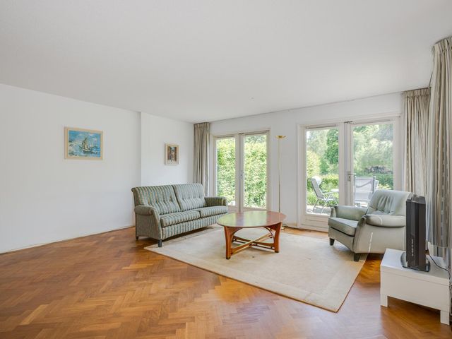 Cor van Osnabruggelaan 44, Voorschoten