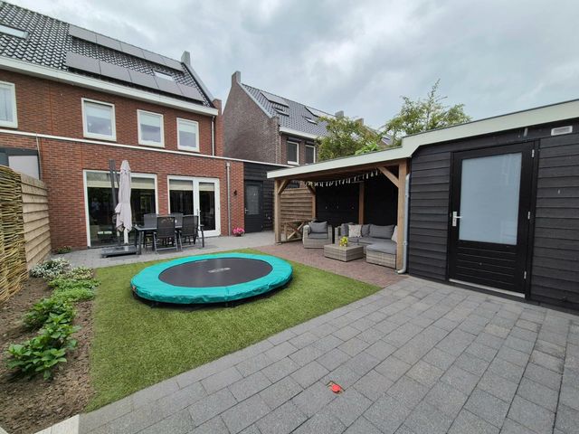 Van Barnevelderf 3, Veenendaal