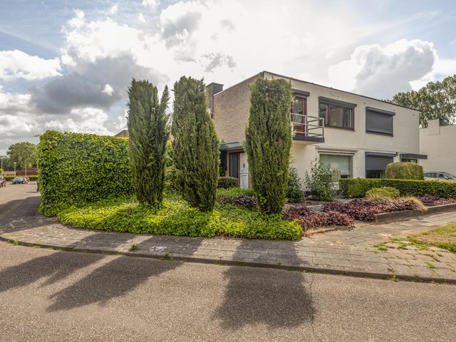 Limburgstraat 8, Geleen