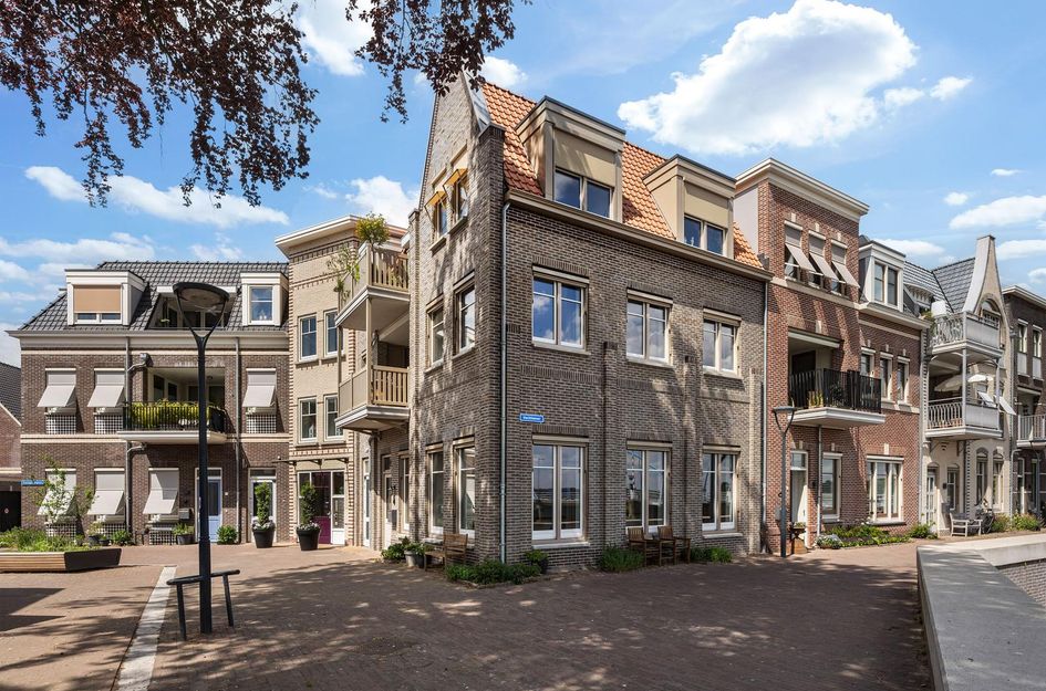 Koninginnenplein 13