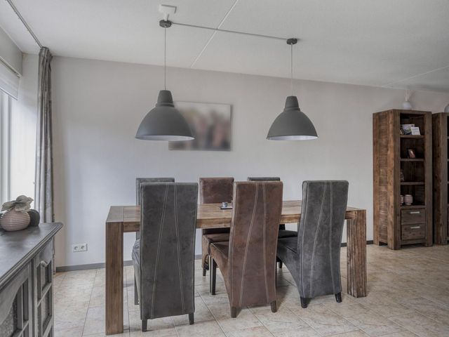 Binnenkamer 44, Tholen