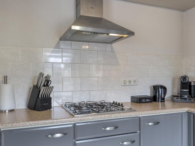 Binnenkamer 44, Tholen