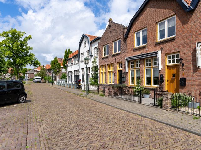 Stationsweg 43, Geertruidenberg