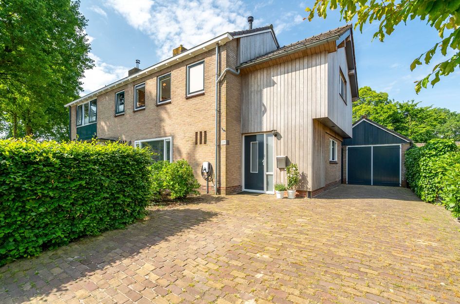 Middenlaan 27