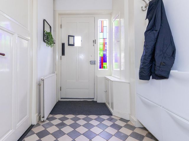 Keern 115, Hoorn