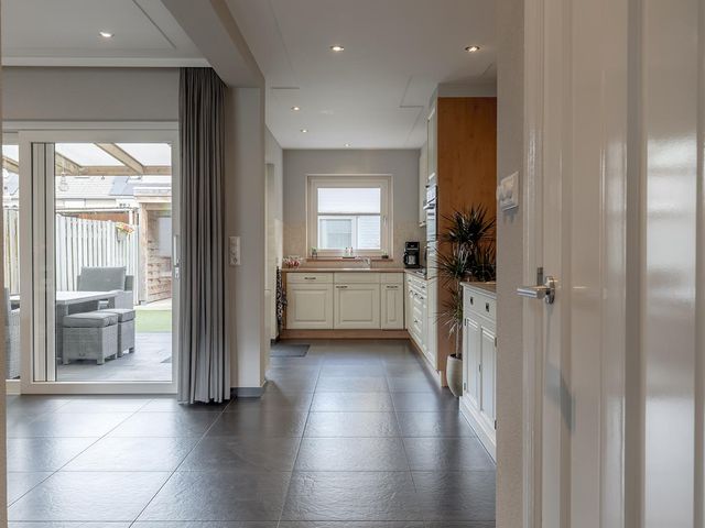 Raadhuisstraat 243, Best