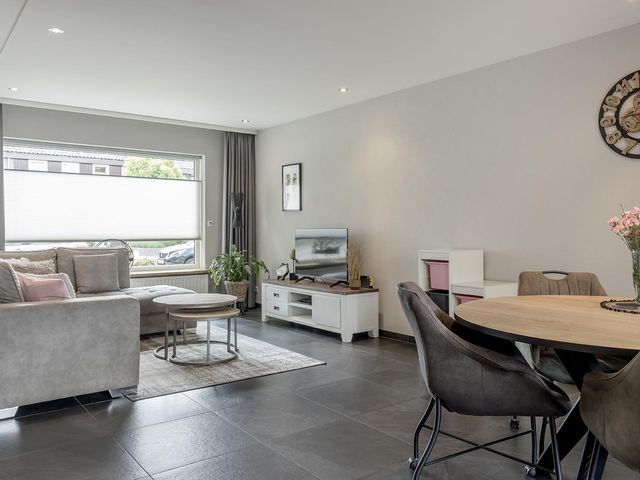Raadhuisstraat 243, Best