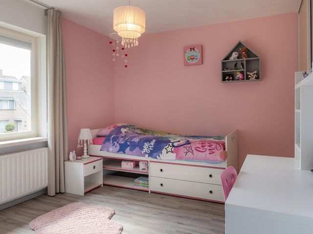 Raadhuisstraat 243, Best
