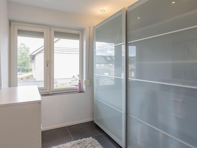 Raadhuisstraat 243, Best