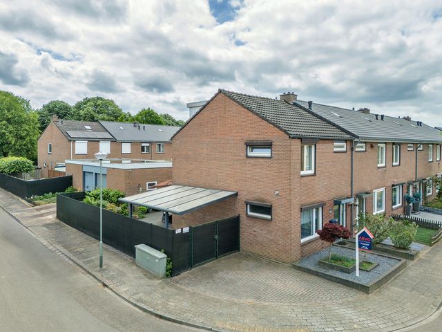 Jan Steenstraat 28, Reuver