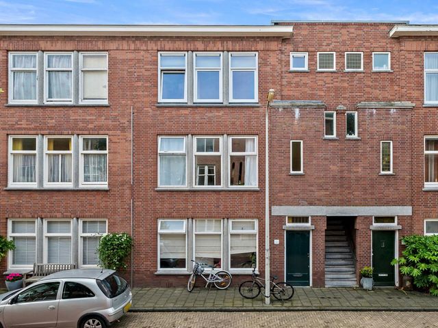 Rhododendronstraat 124, 's-Gravenhage