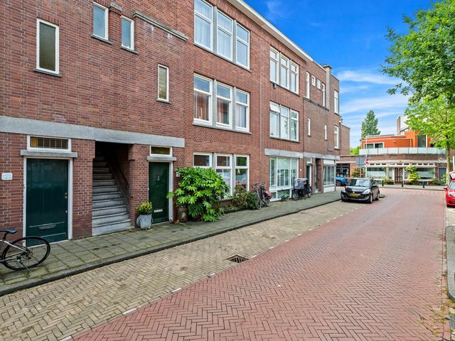 Rhododendronstraat 124, 's-Gravenhage