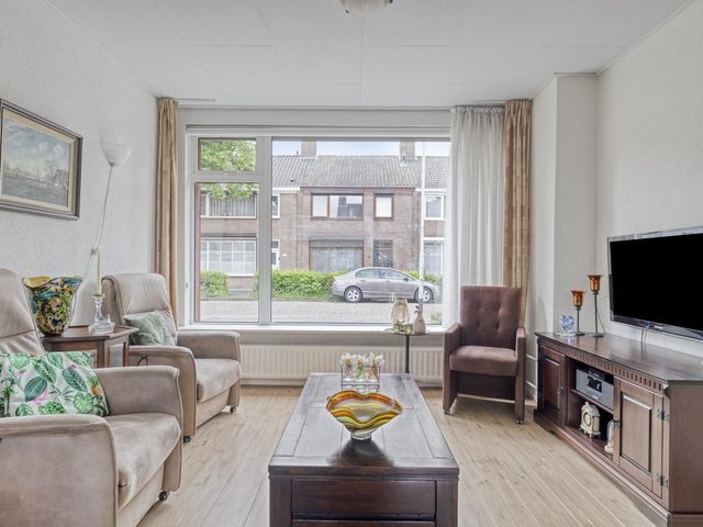 Frans Halslaan 18, Roosendaal